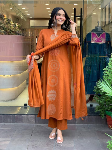 Women Embroidery Chanderi Stright Kurta Set With Chinon Duppata