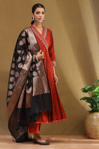 Rust Red Kurta with Black Printed Dupatta